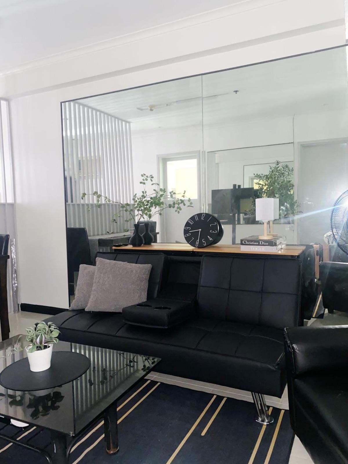Cozy 2-Bedroom At South Of Market Soma Bgc Near Sm Aura, Market! Market! & Bonifacio High Street Taguig Zewnętrze zdjęcie